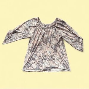✨ Notations pink leopard print top with elastic waist and sleeves. Size: 3XL✨